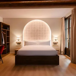 Arcos Gothic Quarter, Sonder By Marriott Bonvoy , Barcelona Hiszpania